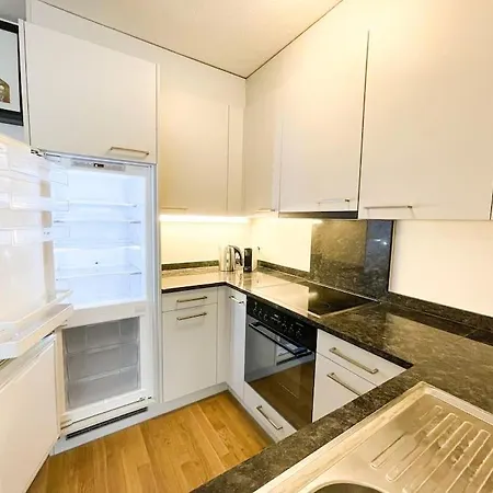 Comfortable Apt+wifi+smarttv+netflix+rooftop